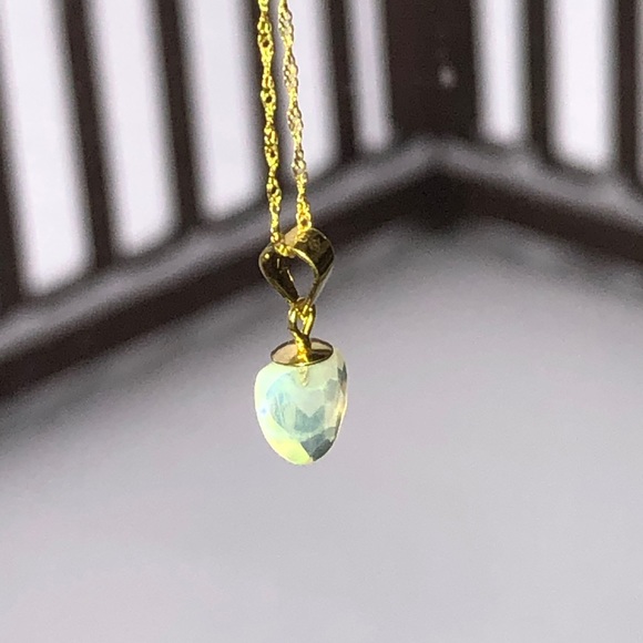Faceted heart shaped Opal pendant - Picture 8 of 10